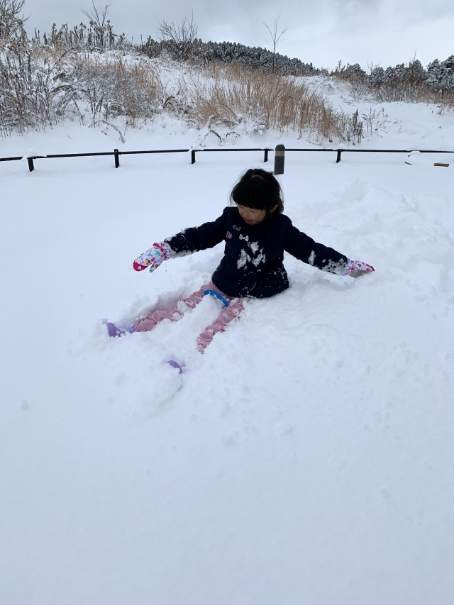 雪遊び