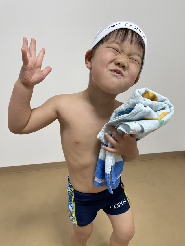 プールいってきまーす！