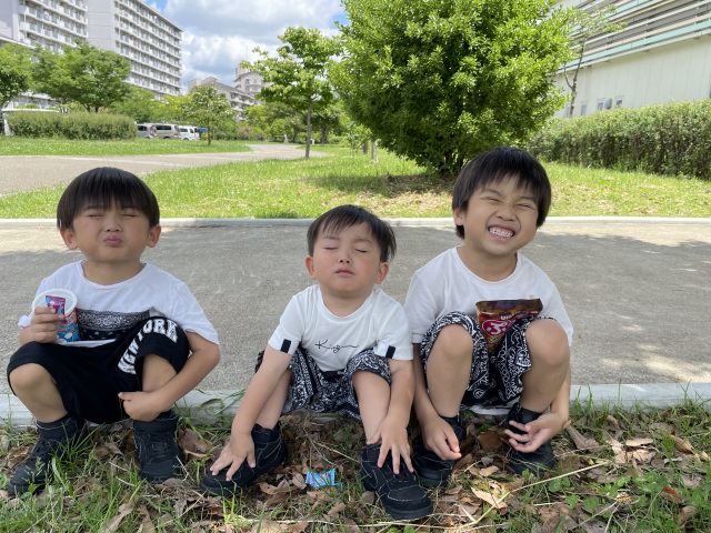 公園で虫探し