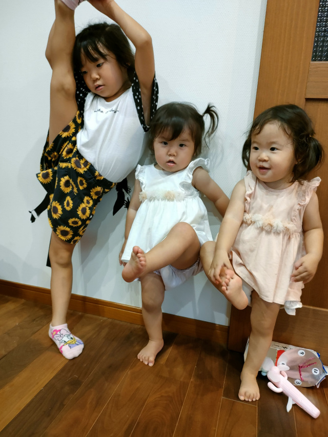 チアダンスのネエネのまねっこだよ！