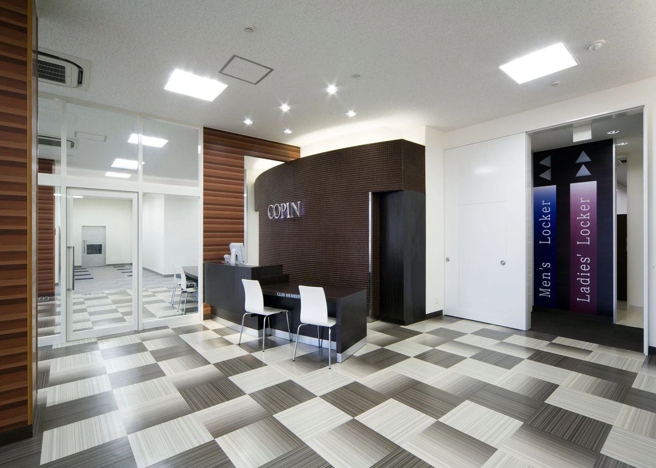 コパンスポーツクラブ中津川 フロント、ロッカー 写真1