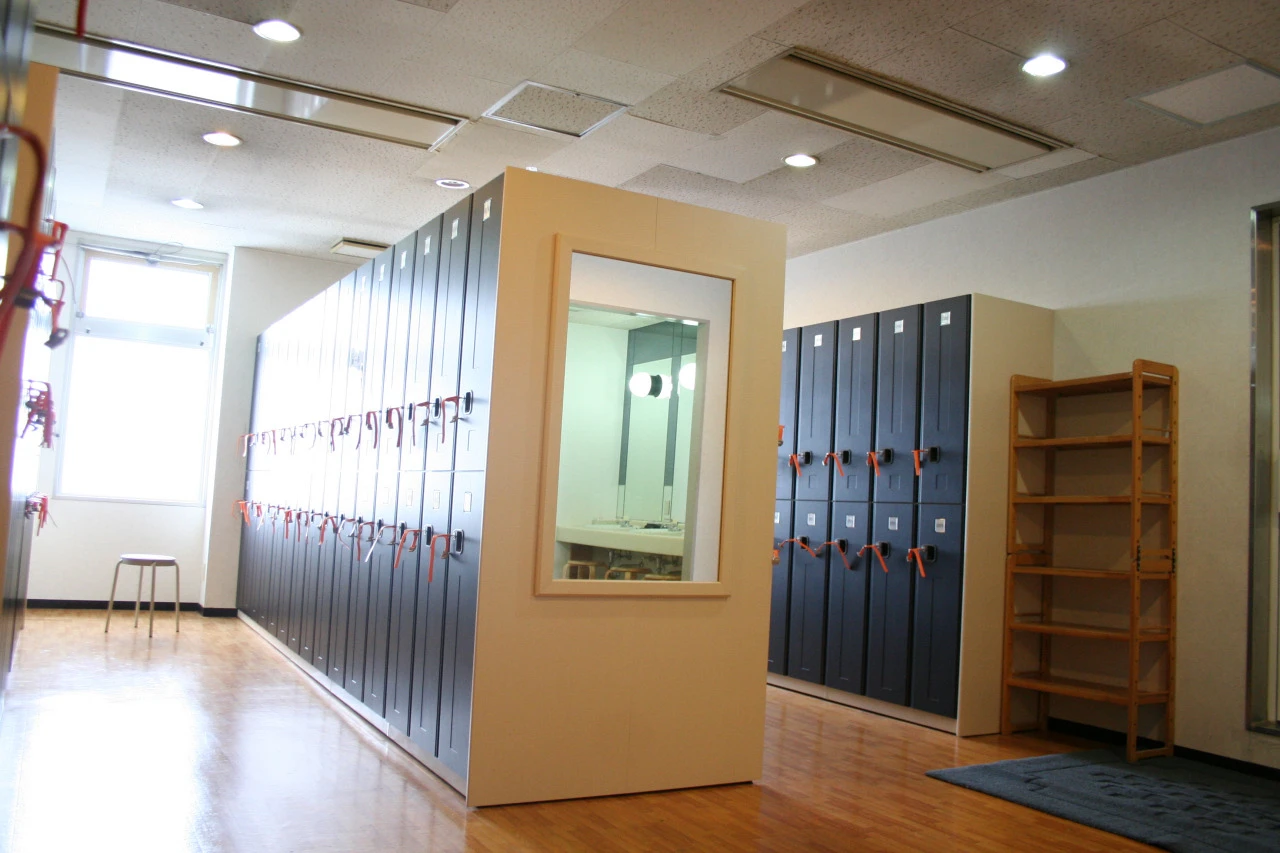 コパンスポーツクラブ鵜沼 フロント、ロッカールーム 写真2