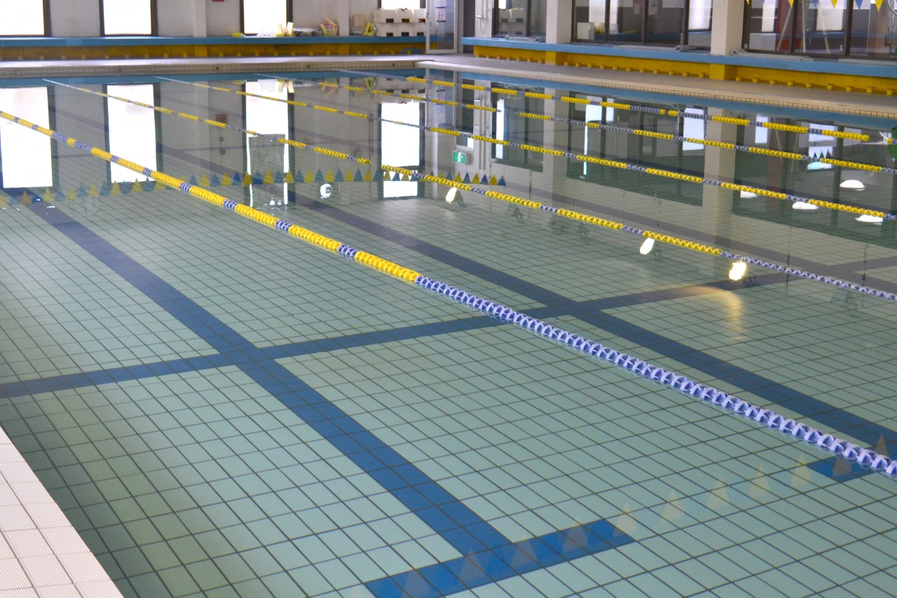 コパンスポーツクラブ関 プール 写真1