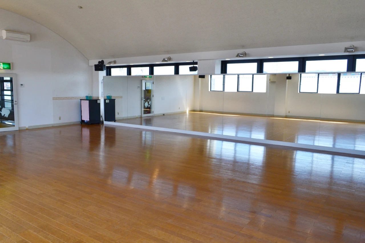 コパンスポーツクラブ関 体操場（スタジオ） 写真1