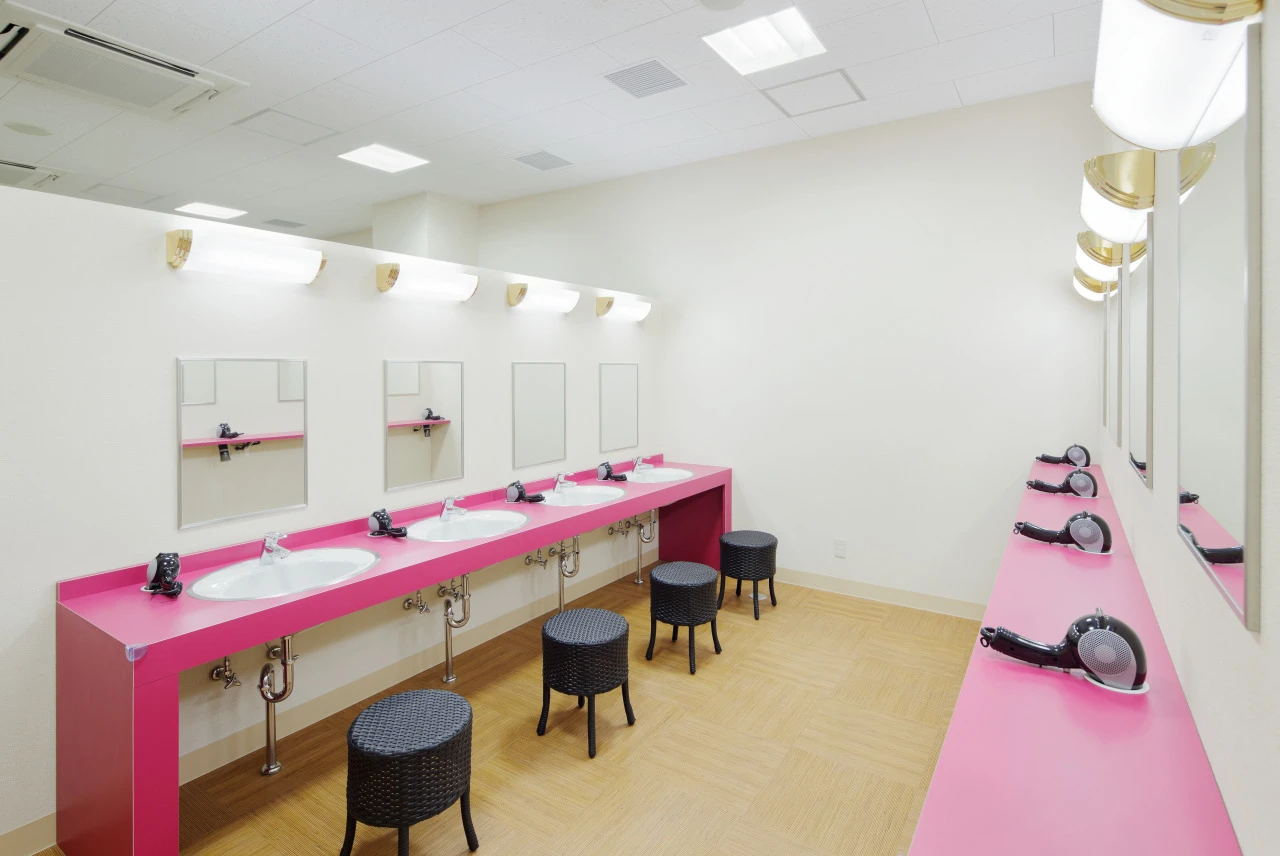 コパンスポーツクラブ岐阜 フロント、ロッカー、パウダールーム 写真3