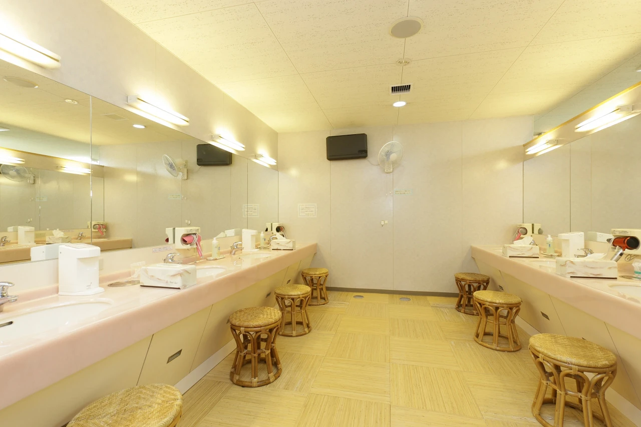 コパンスポーツクラブ コスモ ロッカー、パウダールーム 写真2