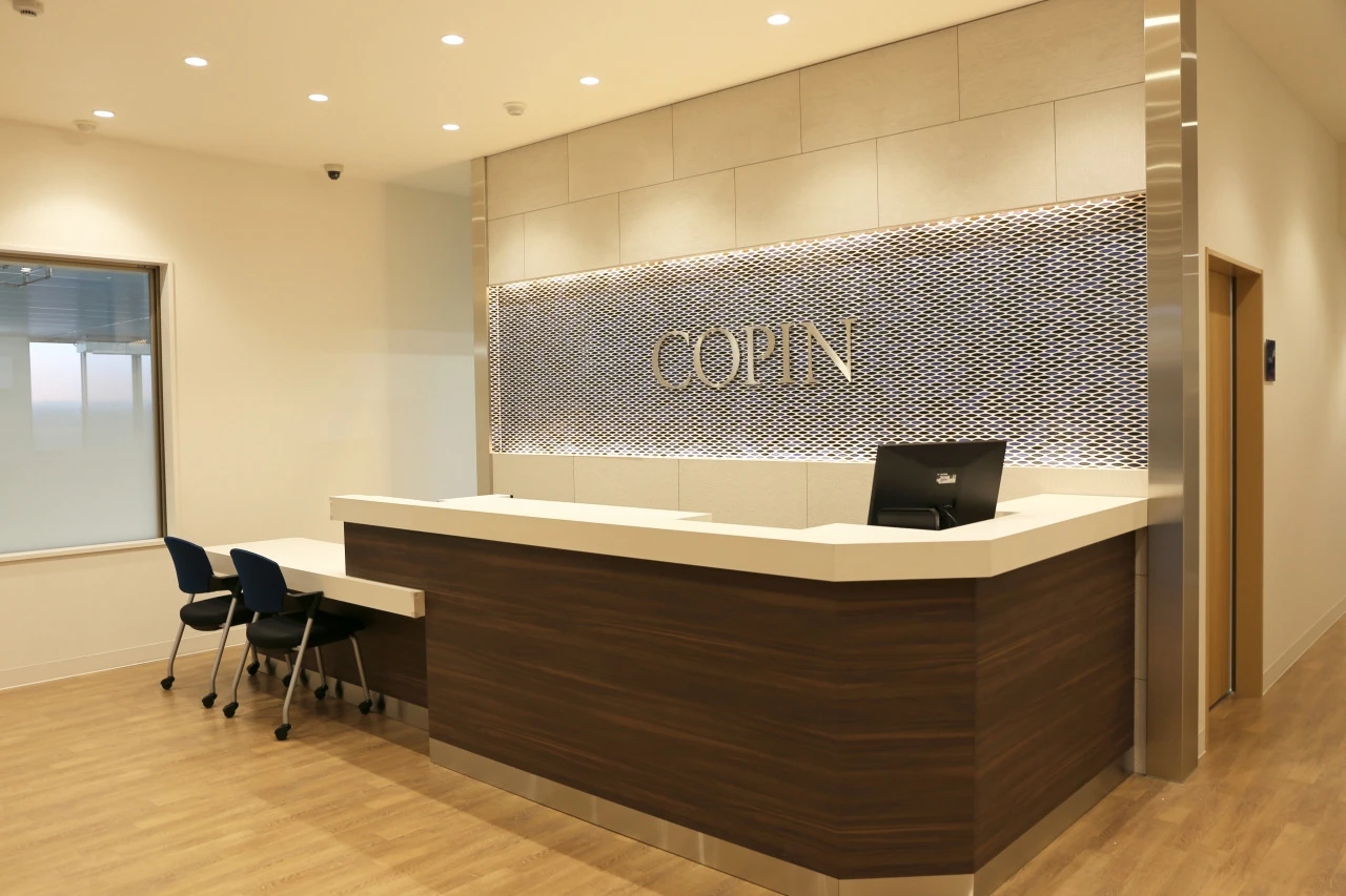 コパンスポーツクラブ高浜 フロント、ロッカー 写真1