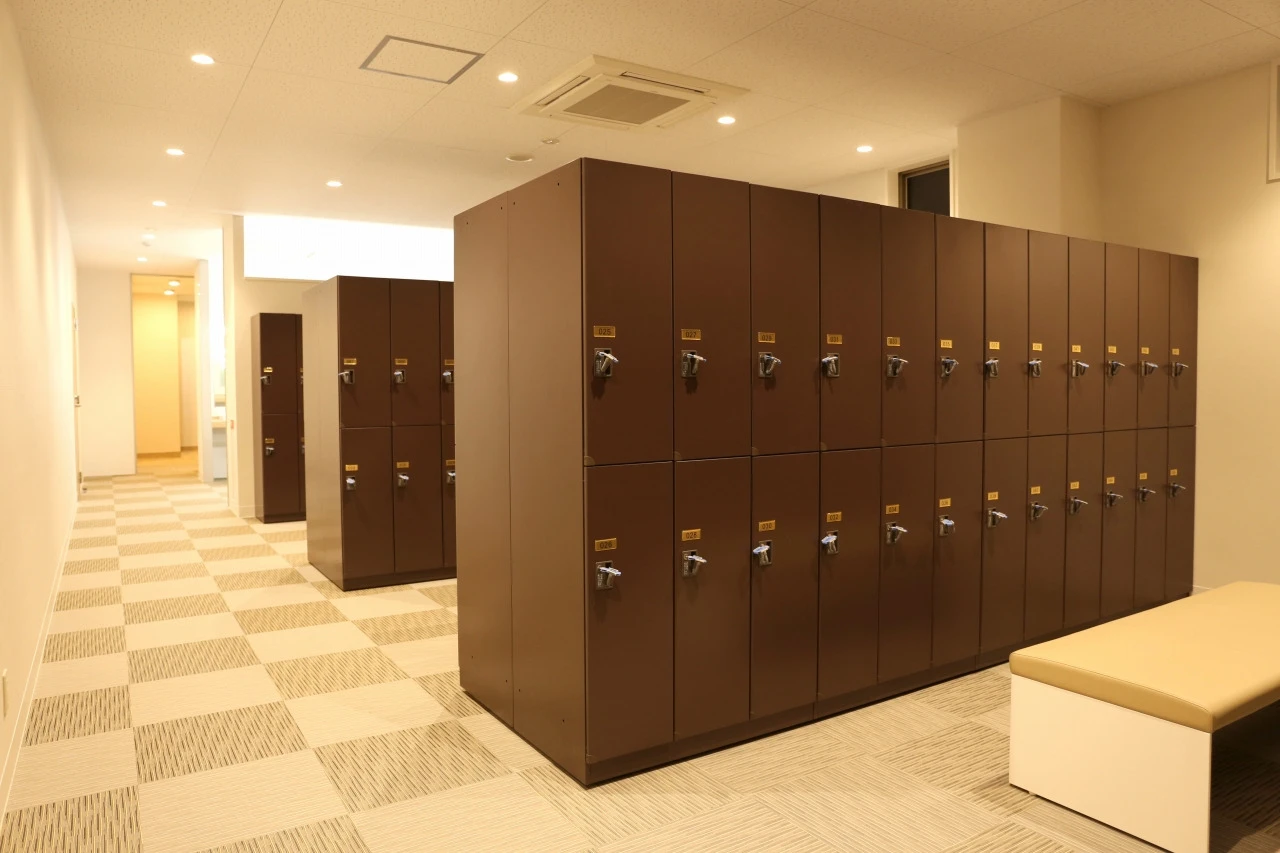 コパンスポーツクラブ高浜 フロント、ロッカー 写真2