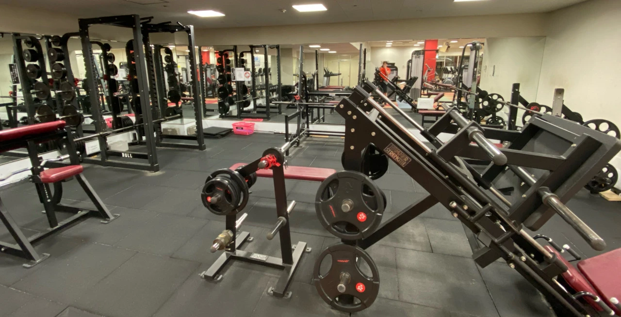 コパンスポーツクラブ ビバシティ フリーウェイト 写真3