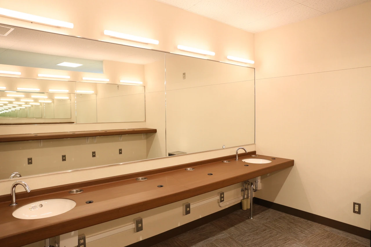コパンスポーツクラブ多治見 フロント、ロッカー、パウダールーム 写真3