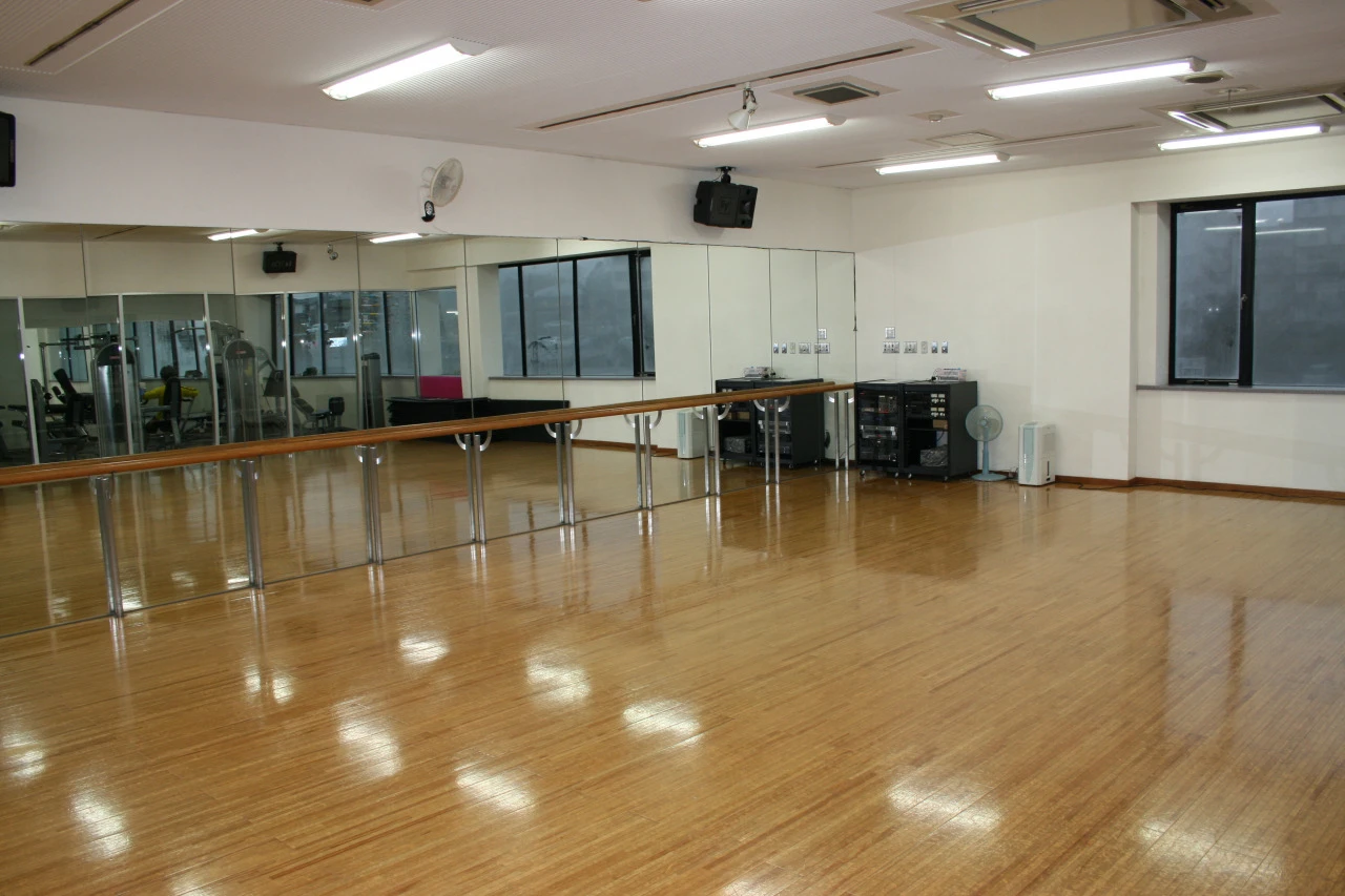 コパンスポーツクラブ香久山 スタジオ(練習場) 写真1