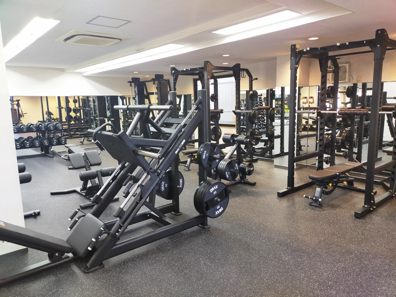 コパンスポーツクラブ放出 フリーウェイトエリア 写真1