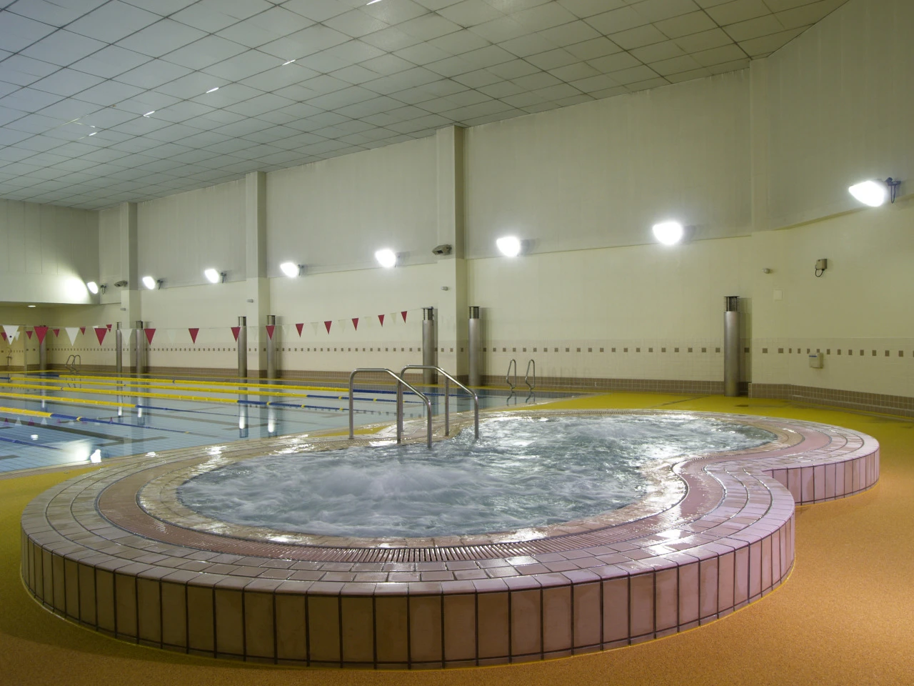 コパンスポーツクラブ ビバシティ プール 写真2