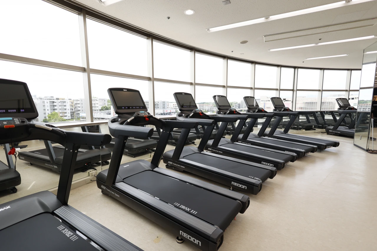 コパンスポーツクラブ高の原 有酸素運動・筋力トレーニングエリア 写真2