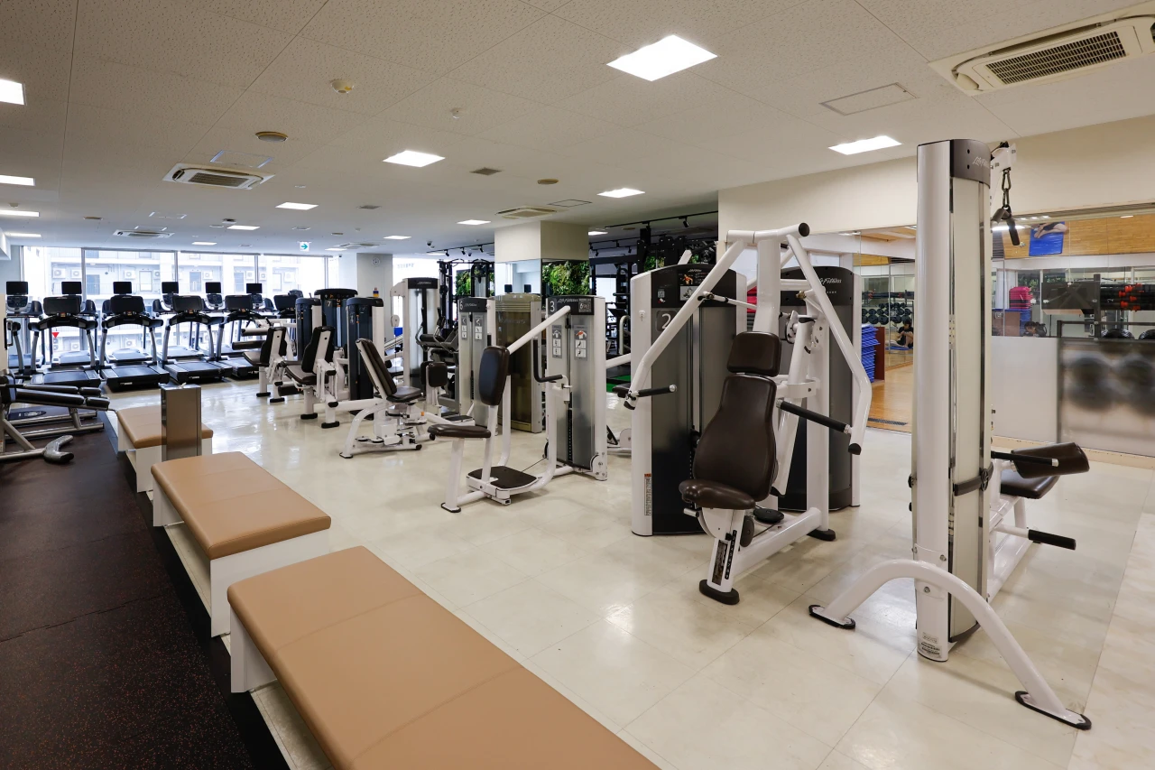 コパンスポーツクラブ三宮 有酸素運動・筋力トレーニングエリア 写真3