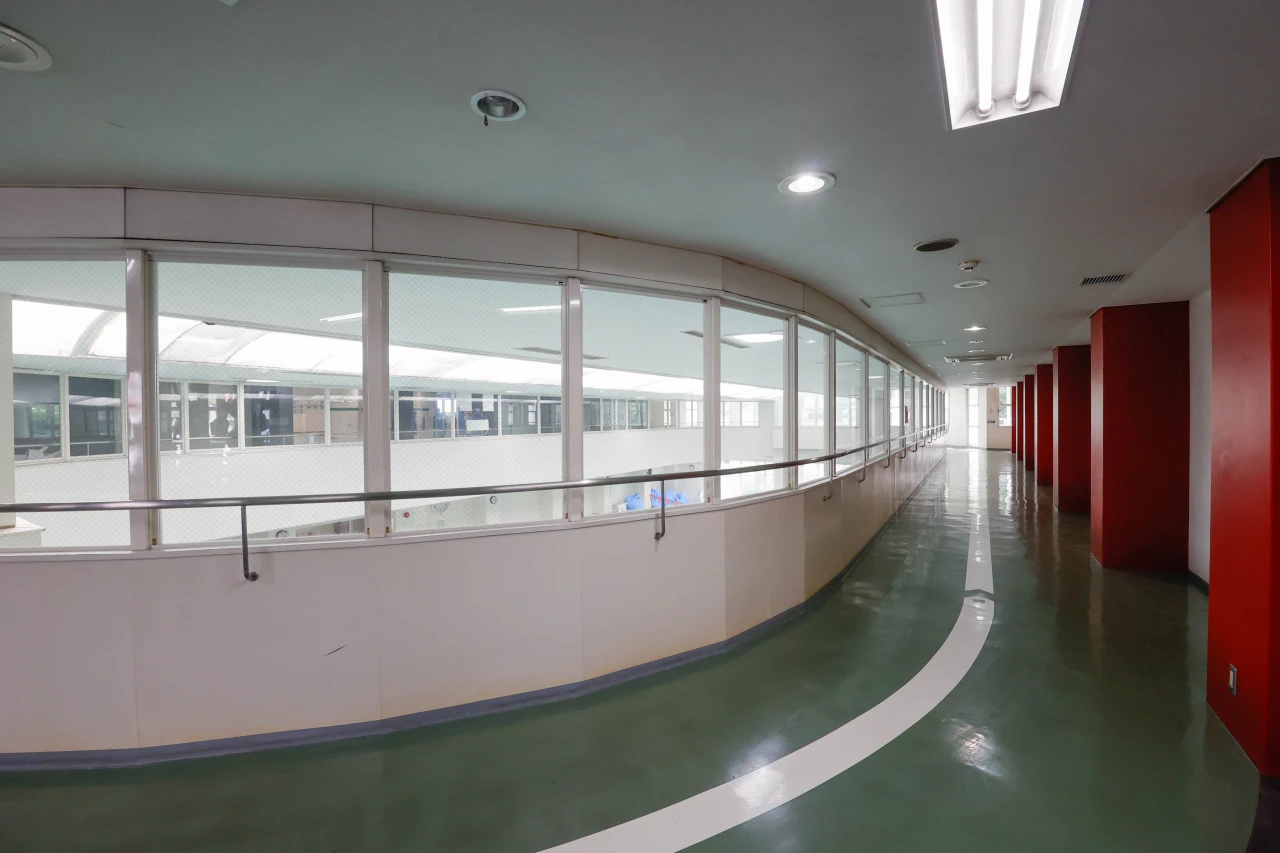 コパンスポーツクラブ緑地公園 フリーウェイトエリア・ランニングトラック 写真3