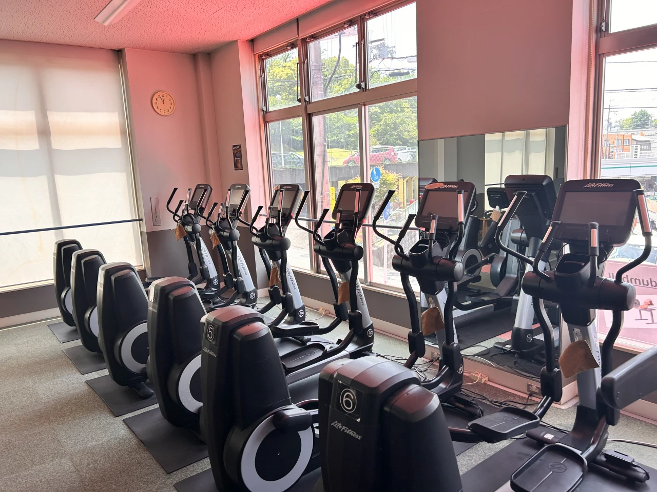 コパンスポーツクラブ学園前 トレーニングジム 写真2